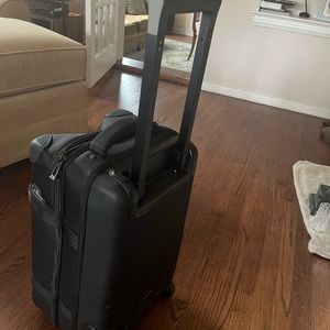 Burton case Makeup artist kit travel bag on wheels 5- zuca and 5 Mondo bags